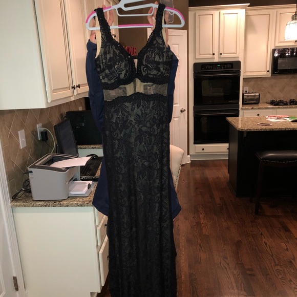 Prom dress only worn once. Great condition! - Picture 2 of 4